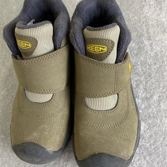 SALE KEEN Size 12 Youth Dry Kootenay Waterproof Insulate Snow Boots Non Marking - Picture 2 of 9